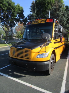 lot 952 image: 71 PASSENGER THOMAS SCHOOL BUS