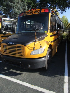 lot 953 image: 71 PASSENGER THOMAS SCHOOL BUS