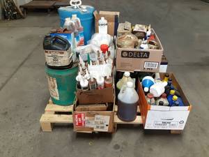 lot 25 image: PALLET LOT - Refrigeration Oil, HVAC Cleaners, Motor Oil, Caulking and More - NO SHIPPING