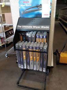 lot 27 image: 100 Windshield Wipers w Rolling Display - Ranges from 15 to 28 - Mostly NAPA Brand - NO SHIPPING