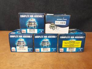 lot 31 image: Lot of (5) Complete Wheel Hub Assemblies (2) NT513124, NT513188, NT515036 and K513115 - SHIPPING AVAILABLE
