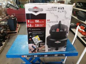 lot 207 image: NEW Briggs & Stratton Pancake Air Compressor - 6 Gallon 150 PSI Max - NO SHIPPING
