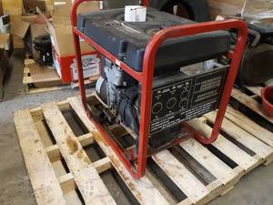 lot 208 image: GENERAC SVP-5000 Generator - 5000W - Motor Pulls over, no further testing done - NO SHIPPING