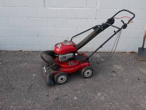 lot 215 image: Craftsman 4 in 1 Vacuum, Shredder, Chipper and Blower - 6.5HP Engine - Model 247.77099 - NO SHIPPING