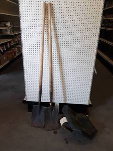 lot 245 image: Lot of (2) Shovels and Vintage Lawn Tractor Seat w Mount - NO SHIPPING