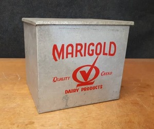 lot 278 image: Vintage Marigold Dairy Milk Cooler - Nice Shape - Measures about 13 x 12 x 11 - SHIPPING AVAILABLE