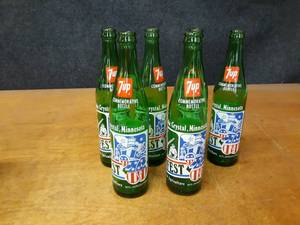 lot 605 image: Lot of (6) 1976 FarmFest Lake Crystal MN 7-UP Bottles - SHIPPING AVAILABLE