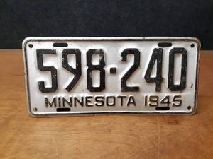 lot 636 image: 1945 Minnesota License Plate  - SHIPPING AVAILABLE