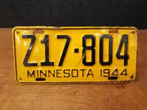 lot 640 image: 1944 Minnesota License Plate  - SHIPPING AVAILABLE