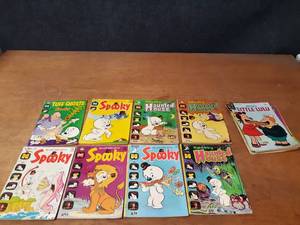 lot 657 image: Lot of (16) Spooky and Little Lulu Comic Books - 12 to 25  - SHIPPING AVAILABLE
