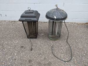 lot 72 image: Pair of Bug Zappers - Untested - NO SHIPPING