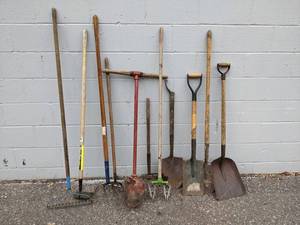 lot 82 image: Lot of (11) Garden Tools - Post Hole Digger, Shovels, Hoe and More - NO SHIPPING