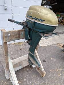 lot 86 image: Vintage Scott-Atwater Bail-A-Matic 5 HP Boat Motor - Motor Pulls Over - NO SHIPPING