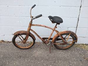 lot 105 image: Vintage Western Flyer Kids  Boys Bike - Rims are bout 13 Diameter - NO SHIPPING