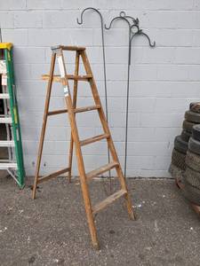 lot 114 image: 6 Wood Stepladder and (2) Shepherds Hooks - NO SHIPPING