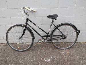 lot 122 image: Vintage Sears Womens 3-Speed Bicycle - Tire Diameter is about 24 - NO SHIPPING