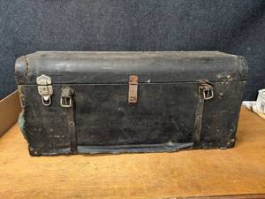 lot 162 image: Antique Trunk that would attach to the back of Cars - Measures about 40 x 18 x 12 - NO SHIPPING