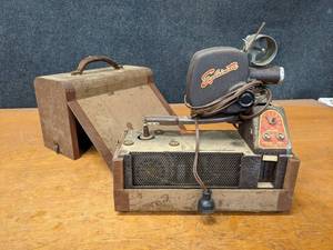 lot 167 image: Vintage Explainette Phonograph  Projector - SHIPPING AVAILABLE
