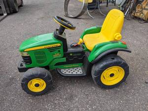 lot 179 image: John Deere Battery Operated Tractor  Kids Ride On - Untested - NO SHIPPING