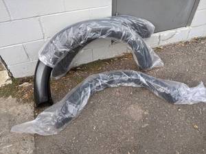 lot 184 image: Set of (4) Fender Flares for 1997 to 2003 Ford Trucks - NO SHIPPING