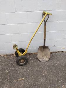 lot 185 image: Trailer Moving Dolly and Shovel - NO SHIPPING