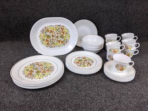 lot 213 image: Set of Corelle Ware - NO SHIPPING