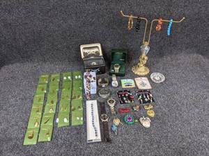lot 271 image: Large Lot of Misc. Jewelry & Watches - SHIPPING AVAILABLE