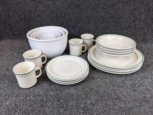lot 623 image: Stoneware Dish Set for 4 with (5) Nesting Mixing Bowls - NO SHIPPING