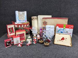 lot 627 image: Lot of Christmas Dcor and Collectibles with Christmas Placemats - NO SHIPPING