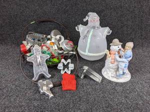 lot 632 image: Lot of Christmas Dcor and Cookie Cutters - NO SHIPPING