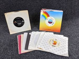 lot 673 image: Lot of (29) 45 Records - Conway Twitty, k.d. lang, Debby Boone, Willie Nelson, Randy Travis, and MORE  - SHIPPING AVAILABLE