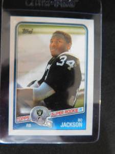 lot 59 image: 1988 Topps Bo Jackson Football Rookie Card #327