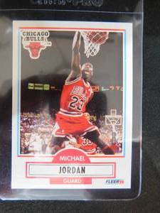 lot 71 image: 1990 Fleer Michael Jordan Card #26