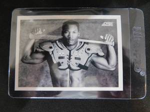 lot 75 image: 1990 Score Bo Jackson Black & White Shoulder Pad Card #697