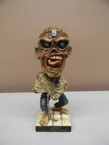 lot 3 image: VINTAGE RARE - NECA IRON MAIDEN PIECE OF MIND HEADKNOCKER BOBBLEHEAD FIGURINE - GREAT PIECE - APPROX 8 - SEE PICTURES