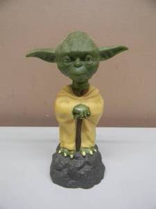 lot 37 image: VERY COOL - LUCAS FILM LTD YODA BOBBLEHEAD - APPROX 7 - SEE PICTURES