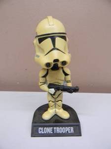 lot 39 image: VERY COOL - 2007 LUCAS FILM FUNKO CLONE TROOPER BOBBLEHEAD - APPROX 7 - SEE PICTURES