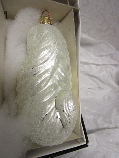 lot 329 image: CHRISTOPHER RADKO ELIZABETH TAYLOR AIDS FOUNDATION SUGAR HOLIDAY WORIGINAL BOX