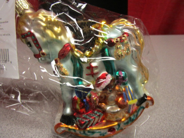 lot 330 image: CHRISTOPHER RADKO HOPES AND DREAMS AMERICAN LUNG ASSOCIATION EXCLUSIVE GLASS ORNAMENT