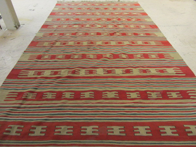 lot 344 image: NATIVE AMERICAN HAND-MADE RUG, 9 x 15