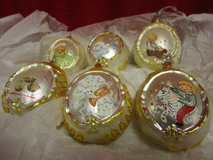 lot 303 image: VINTAGE DAYTONS THE MARKOPOULIS COLLECTION HAND-PAINTED GLASS ORNAMENTS