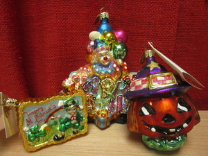 lot 317 image: CHRISTOPHER RADKO GLASS ORNAMENTS, ST. PATRICKS DAY, HALLOWEEN, HAPPY BIRTHDAY ORNAMENTS