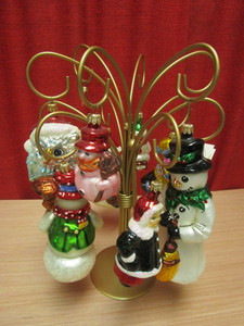 lot 319 image: CHRISTOPHER RADKO GLASS ORNAMENTS W DISPLAY TREE, SNOWMEN, SANTA, MORE