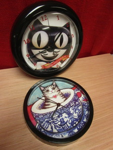 lot 351 image: KIT-CAT YOU BRING OUT THE SMILE IN ME CLOCK, COFFEE CAT CLOCK