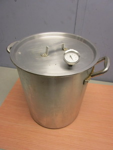 lot 360 image: CHEF WILLIAMS CAJUN INJECTOR INDOOROUTDOOR STOVE-TOP FRYER & STEAMER KIT