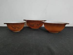 Set of Three Vintage Pyrex Bowls