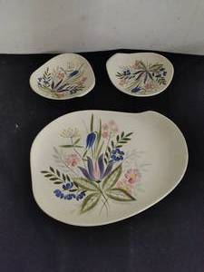 Three Red Wing Plates