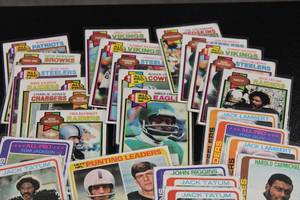 lot 30 image: 1970s Football Card Star Lot  37 Cards