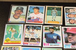 lot 33 image: 1980s Baseball Card Star & Rookie Card Lot  23 Cards