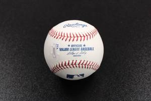 lot 68 image: Minnesota Twins Single Signed Frank Viola Autograph Baseball  88 AL CY Inscription JSA COA